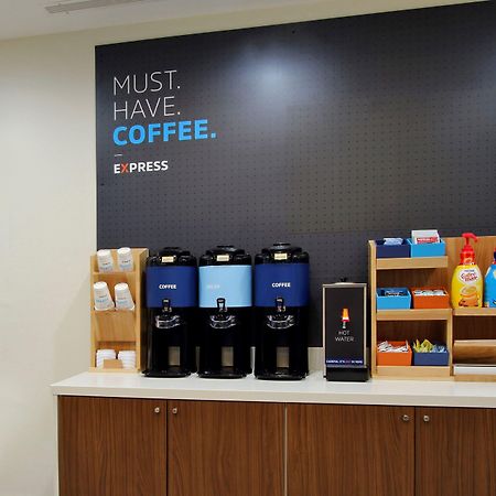 Holiday Inn Express Corning By Ihg Ngoại thất bức ảnh
