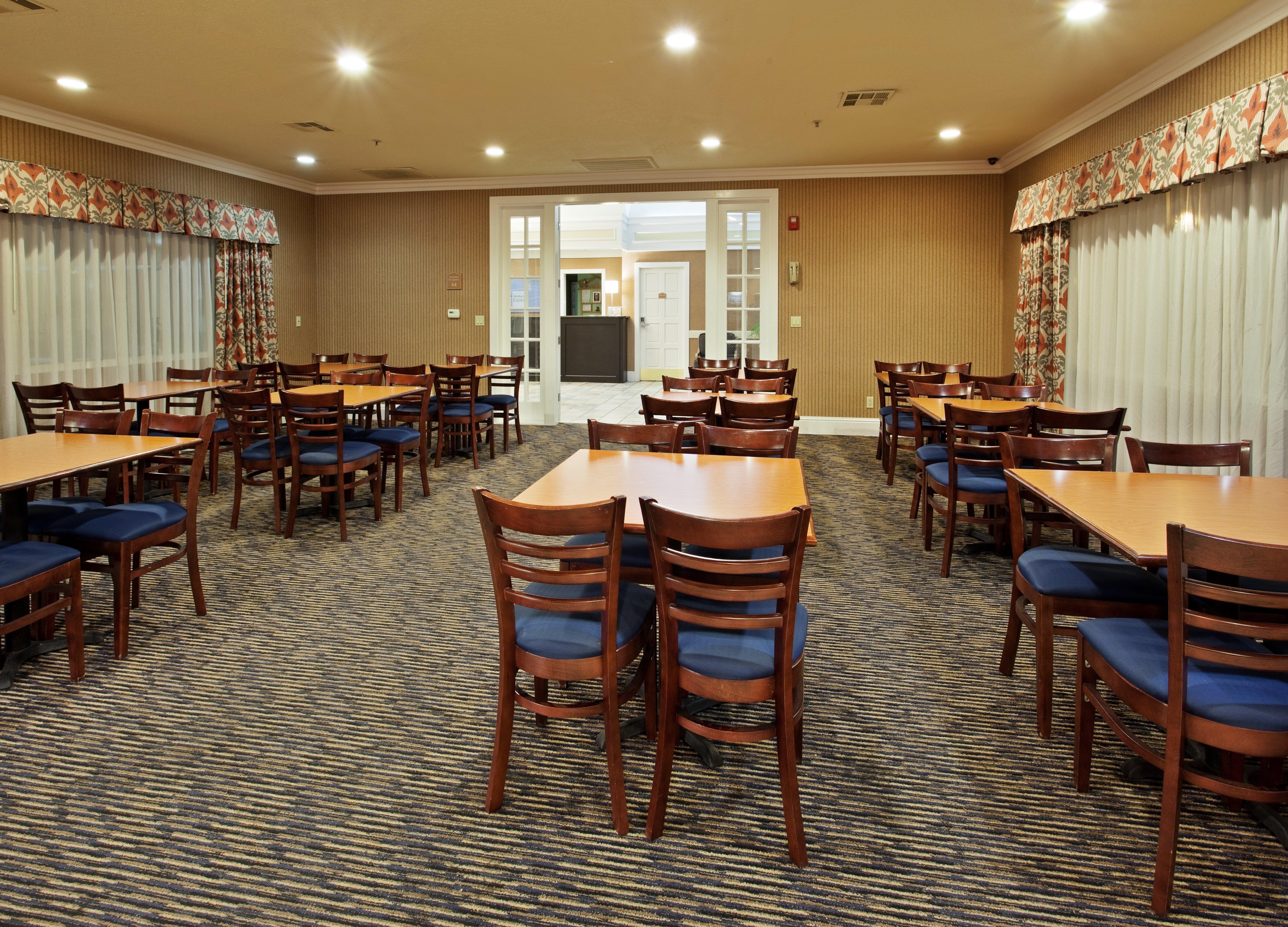 Holiday Inn Express Corning By Ihg Ngoại thất bức ảnh