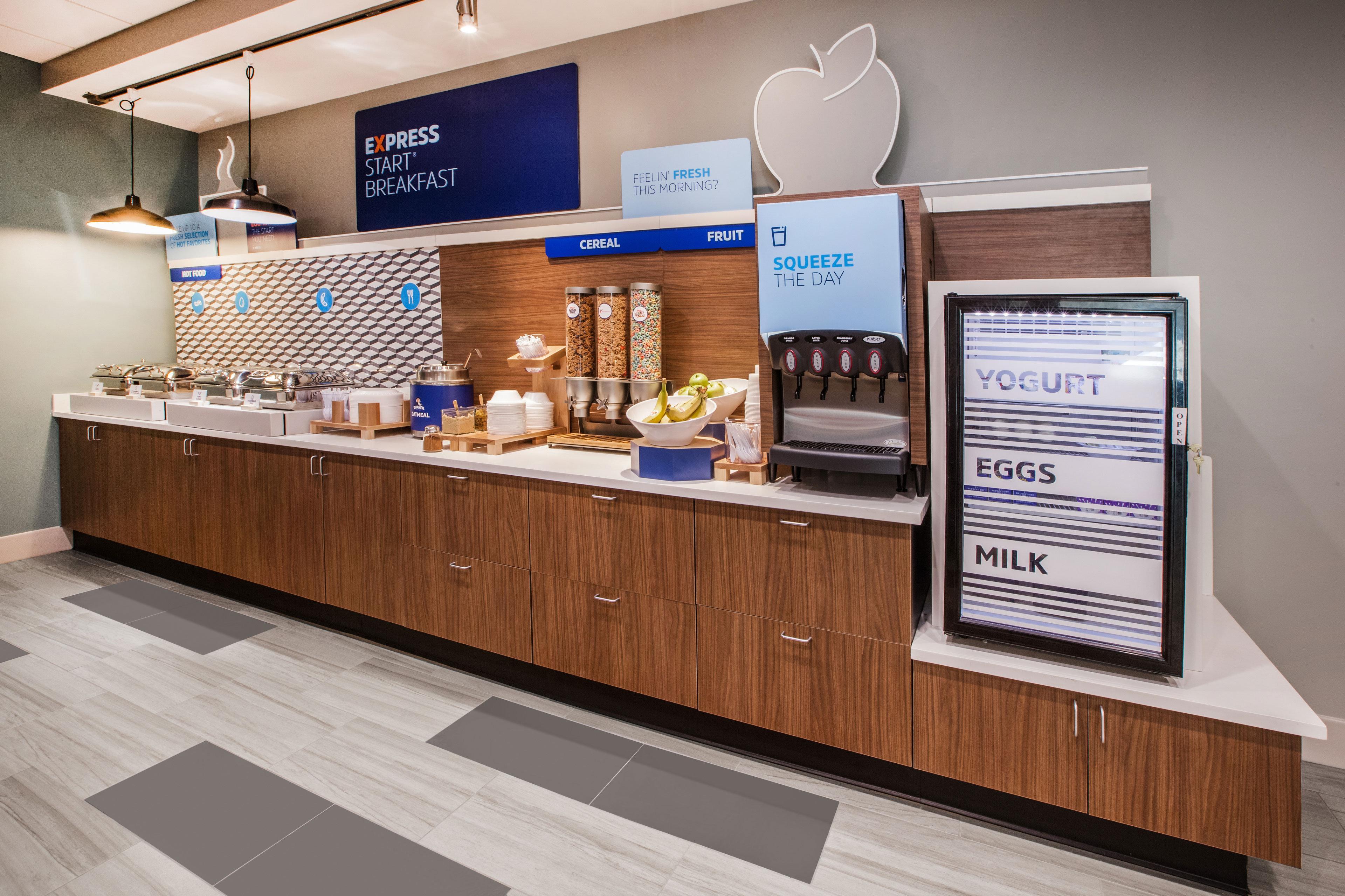 Holiday Inn Express Corning By Ihg Ngoại thất bức ảnh