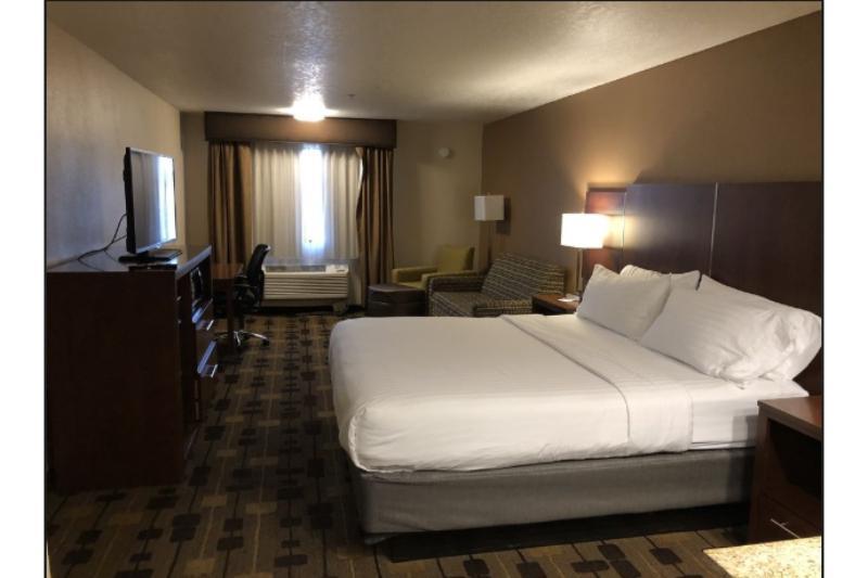 Holiday Inn Express Corning By Ihg Ngoại thất bức ảnh
