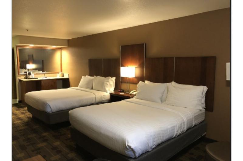 Holiday Inn Express Corning By Ihg Ngoại thất bức ảnh