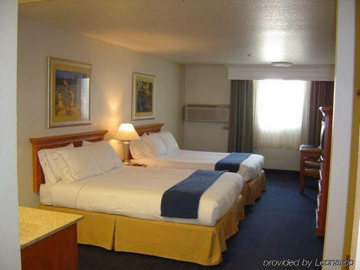 Holiday Inn Express Corning By Ihg Ngoại thất bức ảnh